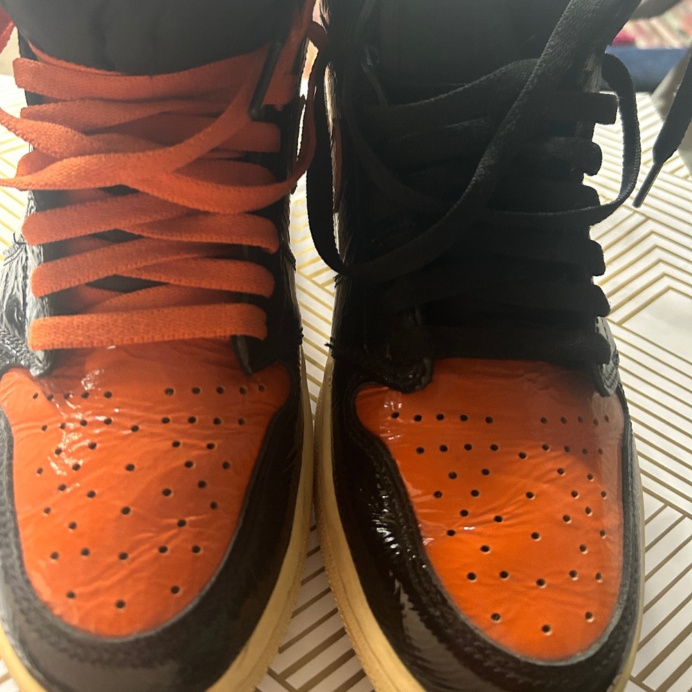 Orange & black shattered back boards men’s size 8.5